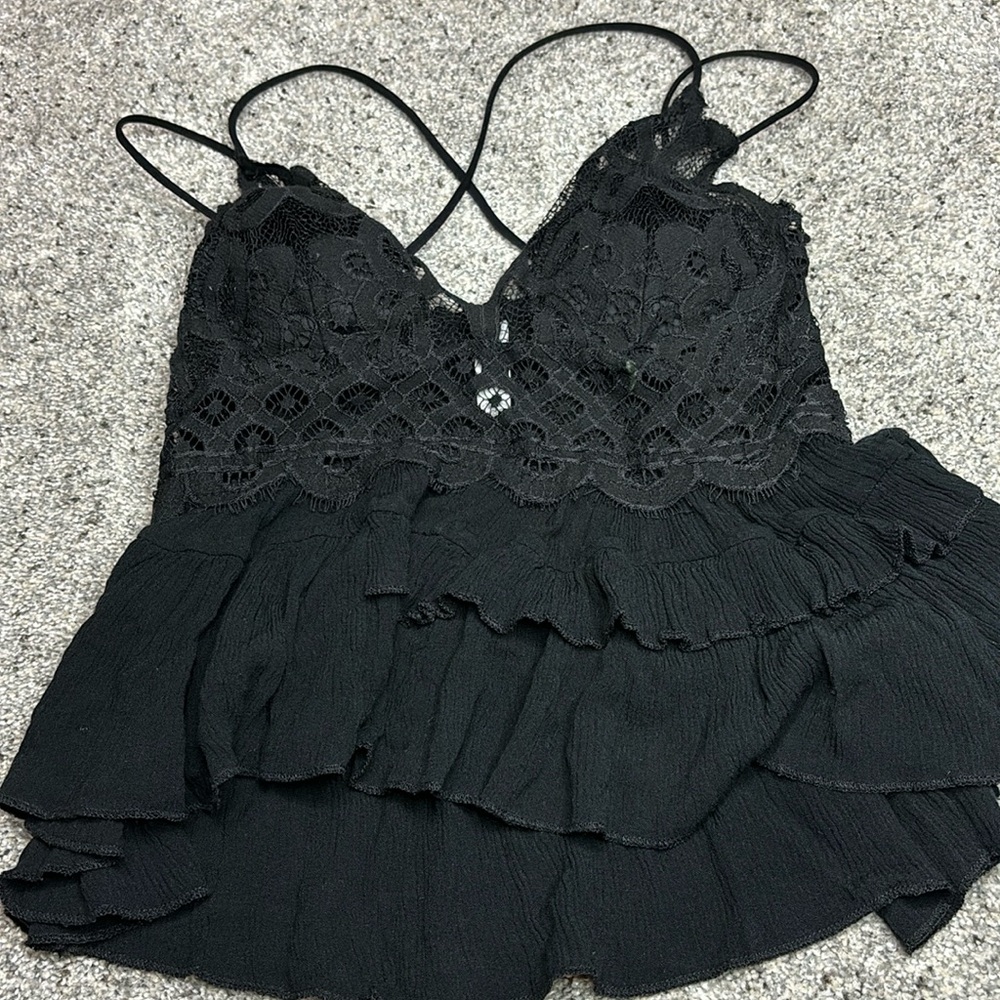 Zenana black crop top